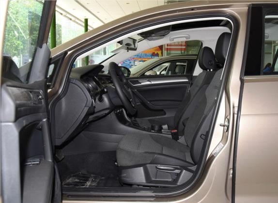 高尔夫 2019款 280TSI DSG舒适型 国VI 车厢座椅   前排空间