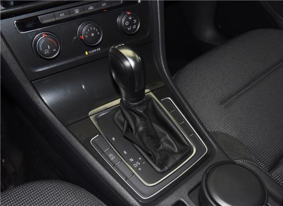 高尔夫 2019款 280TSI DSG舒适型 国VI 中控类   挡把