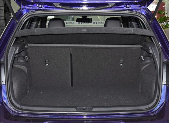 高尔夫 2019款 280TSI DSG R-Line型 国VI 车厢座椅   后备厢