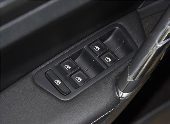 高尔夫 2019款 280TSI DSG R-Line型 国VI 车厢座椅   门窗控制