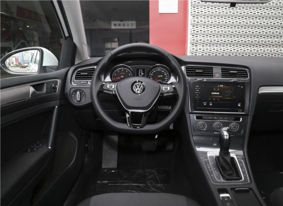 高尔夫 2020款 200TSI DSG舒适进取版 中控类   驾驶位