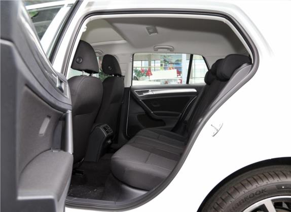 高尔夫 2020款 200TSI DSG舒适进取版 车厢座椅   后排空间