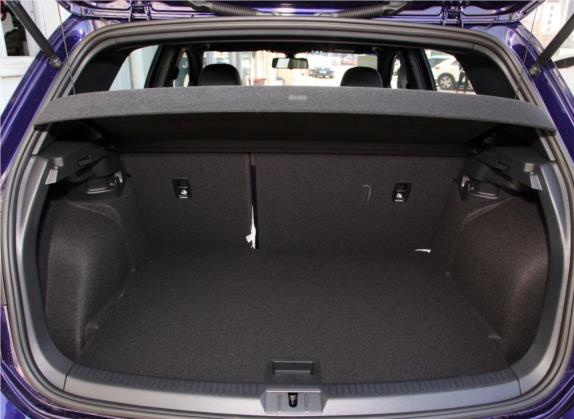 高尔夫 2020款 280TSI DSG R-Line型 车厢座椅   后备厢