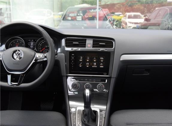 高尔夫 2020款 挚爱版 280TSI DSG舒适型 中控类   中控台