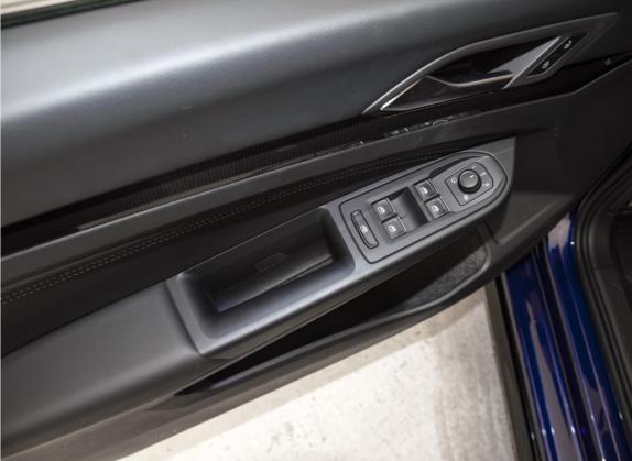 高尔夫 2021款 280TSI DSG R-Line 车厢座椅   门窗控制