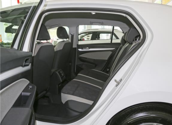 高尔夫 2021款 200TSI DSG 车厢座椅   后排空间