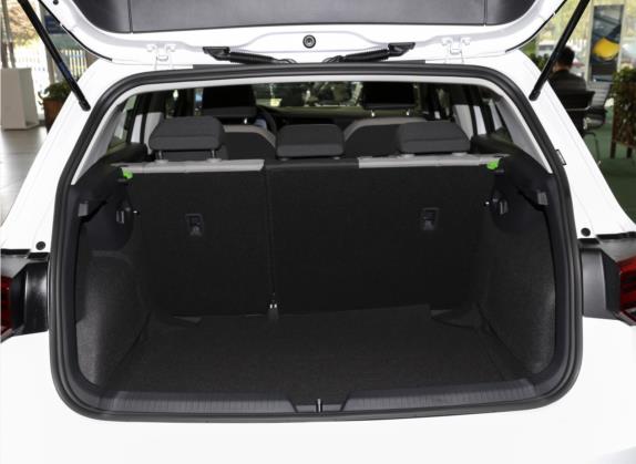 高尔夫 2021款 200TSI DSG 车厢座椅   后备厢