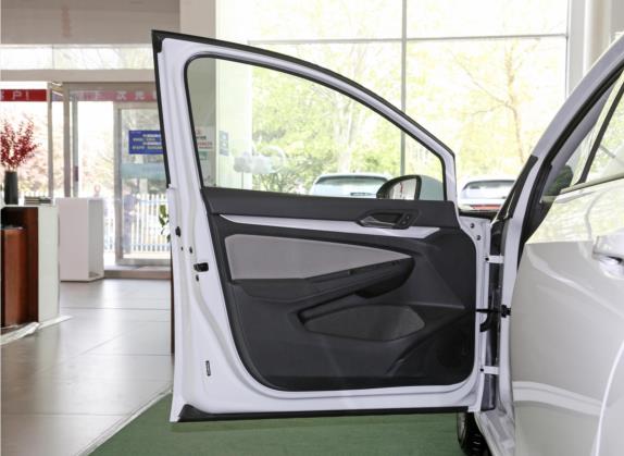 高尔夫 2021款 200TSI DSG 车厢座椅   前门板