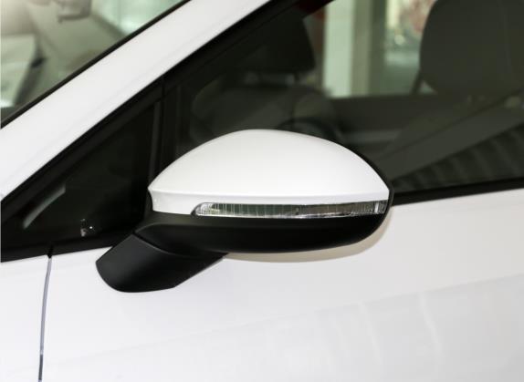 高尔夫 2021款 200TSI DSG 外观细节类   外后视镜