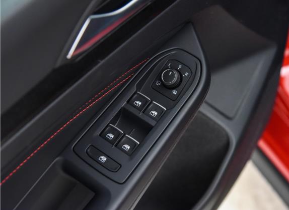 高尔夫 2021款 380TSI DSG GTI 车厢座椅   门窗控制