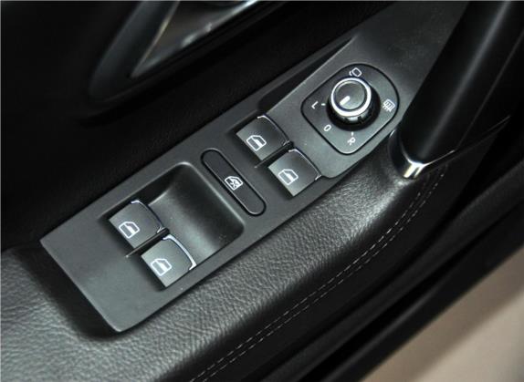 一汽-大众CC 2011款 2.0TSI 至尊型 车厢座椅   门窗控制