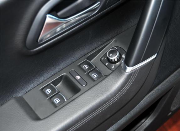 一汽-大众CC 2013款 2.0TSI 尊贵型 车厢座椅   门窗控制