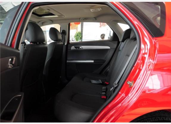东风风神H30 2010款 1.6L 自动尊贵型 车厢座椅   后排空间