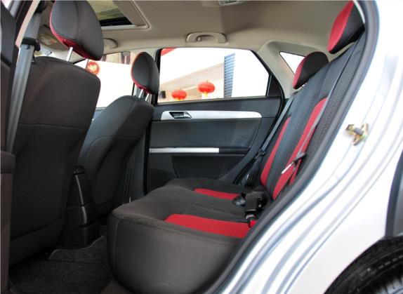 东风风神H30 2011款 CROSS 1.6L 手动尊逸型 车厢座椅   后排空间