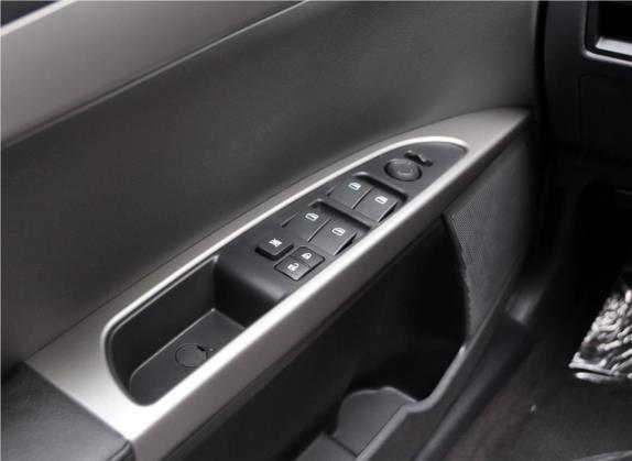 东风风神H30 2011款 1.6L 手动尊雅型 车厢座椅   门窗控制