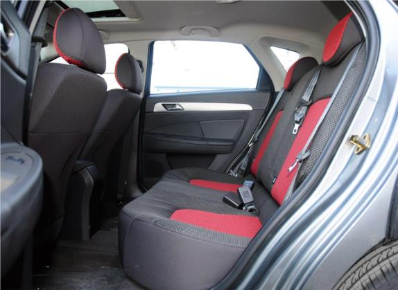 东风风神H30 2012款 CROSS 1.6L 手动尊逸型 车厢座椅   后排空间