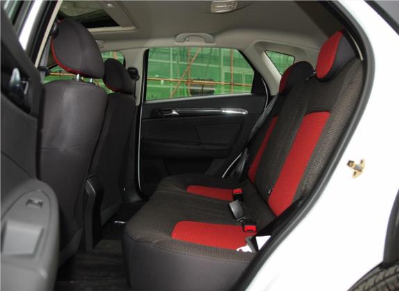 东风风神H30 2013款 CROSS 1.6L 手动尊逸型 车厢座椅   后排空间