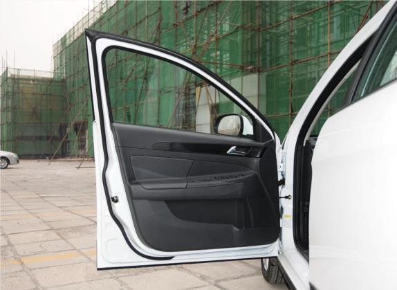 东风风神H30 2013款 CROSS 1.6L 手动尊逸型 车厢座椅   前门板