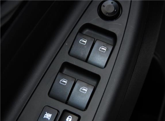 东风风神H30 2013款 CROSS 1.6L 手动尊逸型 车厢座椅   门窗控制