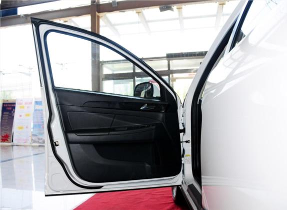 东风风神H30 2013款 CROSS 1.5L 自动尊逸型 车厢座椅   前门板
