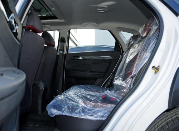 东风风神H30 2013款 CROSS 1.5L 手动尊逸型 车厢座椅   后排空间