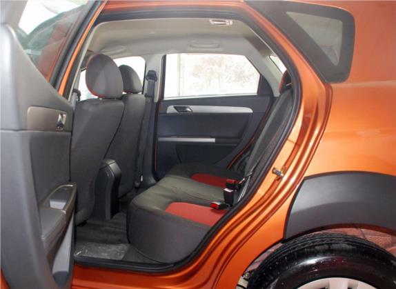 东风风神H30 2014款 CROSS 1.5L 手动感恩版 车厢座椅   后排空间