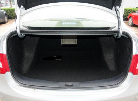 东风风神A60 2012款 1.6L 手动豪华型 车厢座椅   后备厢