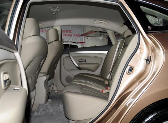 东风风神A60 2012款 1.6L 自动豪华型 车厢座椅   后排空间