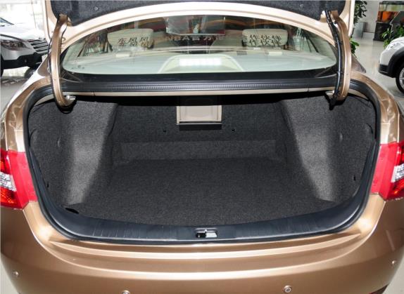东风风神A60 2012款 1.6L 自动豪华型 车厢座椅   后备厢