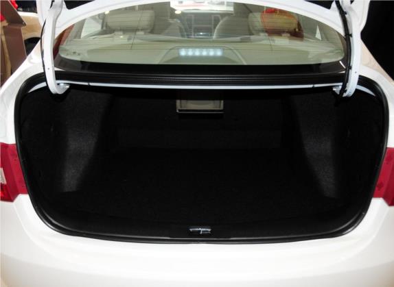 东风风神A60 2014款 1.5L 手动精英型 车厢座椅   后备厢