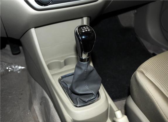 东风风神A60 2014款 1.5L 手动精英型 中控类   挡把