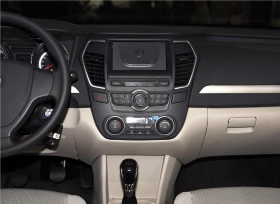 东风风神A60 2016款 1.5L 手动豪华型 中控类   中控台