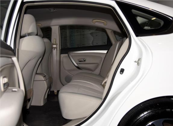 东风风神A60 2016款 1.5L 手动豪华型 车厢座椅   后排空间