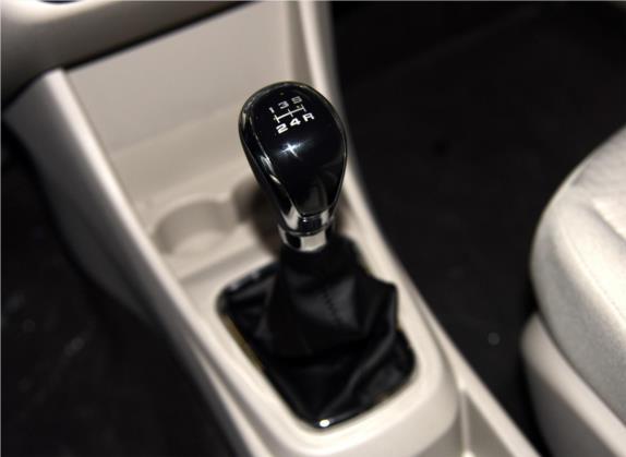 东风风神A60 2016款 1.5L 手动豪华型 中控类   挡把