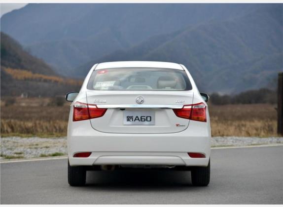 东风风神A60 2016款 1.4T 手动尊贵型 外观   正后