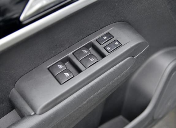 东风风神AX7 2015款 2.0L 手动智逸型 车厢座椅   门窗控制