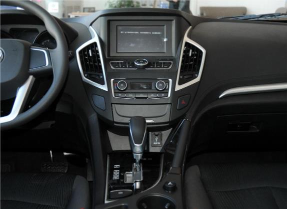 东风风神AX7 2015款 2.0L 自动智悦型 中控类   中控台