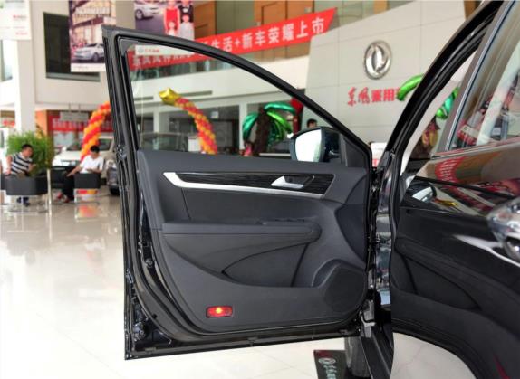 东风风神AX7 2016款 2.0L 自动智逸型 车厢座椅   前门板