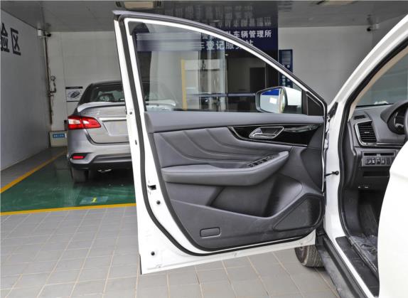 东风风神AX7 2019款 经典 230T 手动豪华型 国VI 车厢座椅   前门板