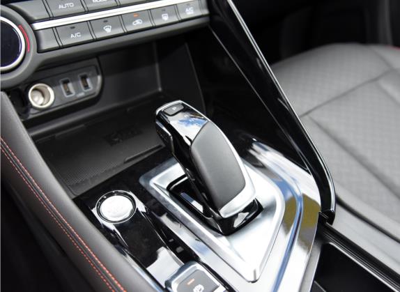 东风风神AX7 2022款 马赫版 1.5T DCT DF41 中控类   挡把