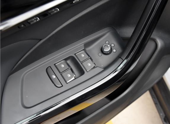东风风神AX7 2022款 马赫版 1.5T DCT DF41 车厢座椅   门窗控制