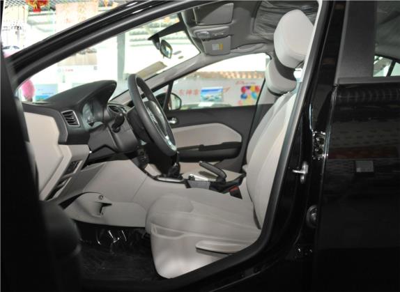 东风风神L60 2015款 1.6L 手动新享型 车厢座椅   前排空间