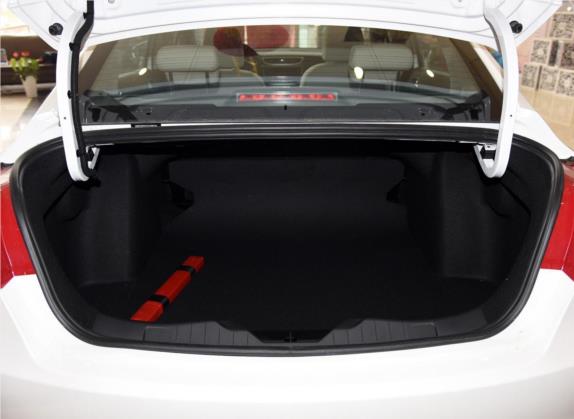 东风风神L60 2015款 1.6L 手动新动型 车厢座椅   后备厢