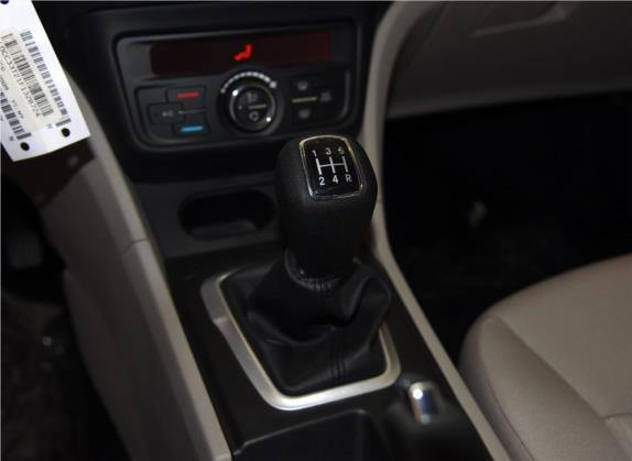 东风风神L60 2015款 1.6L 手动新动型 中控类   挡把