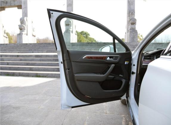 东风A9 2016款 1.8T 旗舰型 车厢座椅   前门板