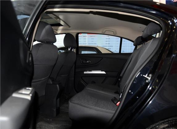 东风风神A30 2014款 1.5L 手动智驱尊尚型 车厢座椅   后排空间