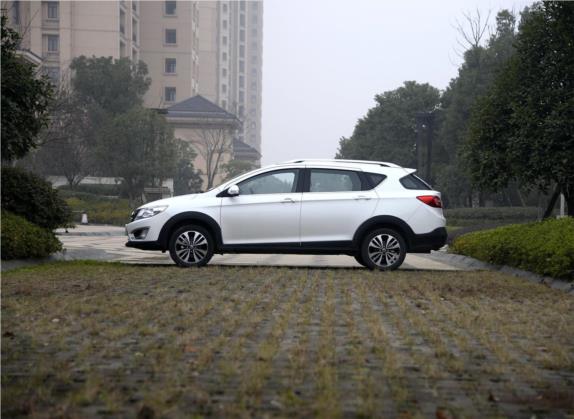 东风风神AX3 2016款 1.4T 手动致酷型 外观   正侧