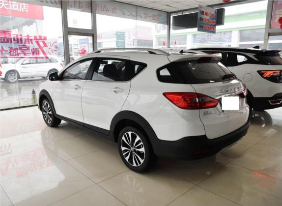 东风风神AX3 2019款 1.6L 手动劲享版 外观   斜后