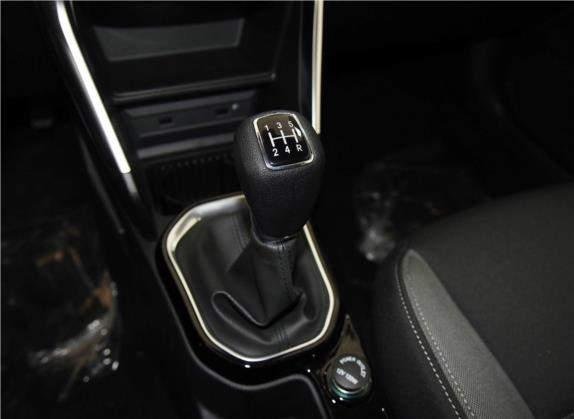 东风风神AX3 2019款 1.6L 手动劲享版 中控类   挡把