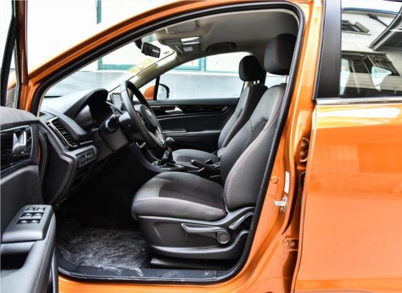 东风风神AX5 2017款 1.4T 手动趣尚型 车厢座椅   前排空间